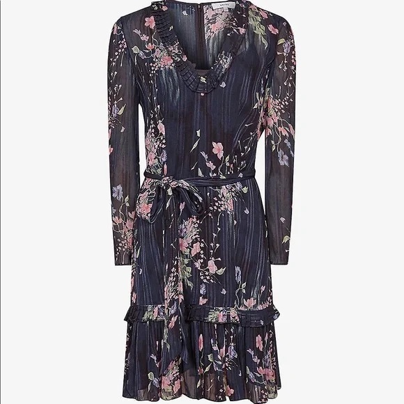 Reiss Dresses & Skirts - Reiss Shannon dress.Size US12. Beautiful navy color, floral pattern.